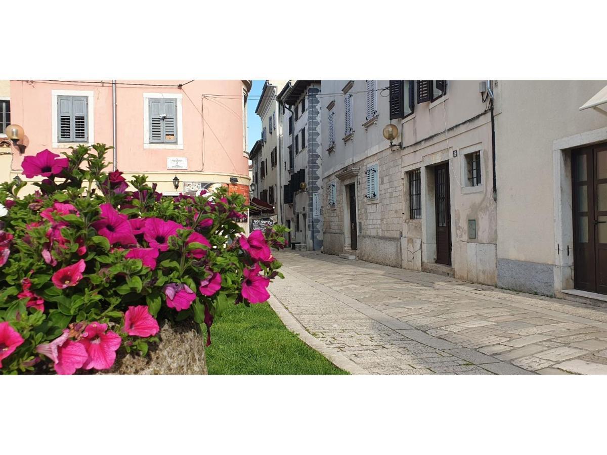 Eufrasiana Apartments Porec Esterno foto